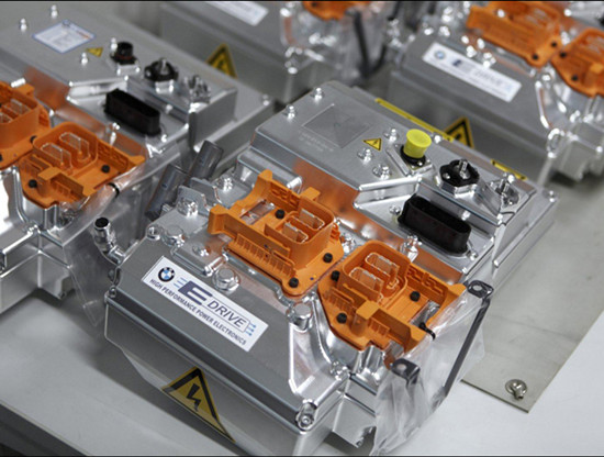 中國新能源汽車發(fā)展迅猛 動(dòng)力鋰電池需求旺盛