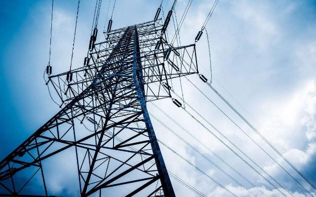 為什么高壓電線沒有絕緣外皮，雨天也不會出現(xiàn)電力故障呢？