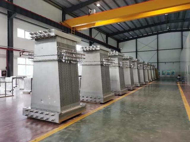 中國(guó)自主研制的“人造太陽(yáng)”重力支撐設(shè)備正式啟運(yùn)