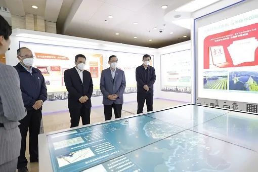 國(guó)網(wǎng)董事長(zhǎng)辛保安與哈電集團(tuán)董事長(zhǎng)曹志安會(huì)談